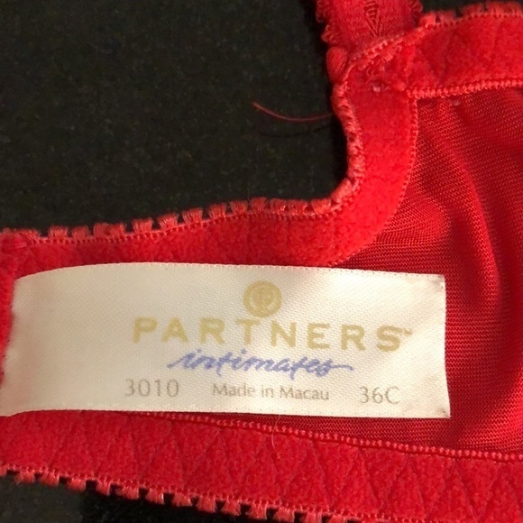 Partners Intimates Red and Black Underwire Lightly Padded Bra Size 36 C - Picture 8 of 9